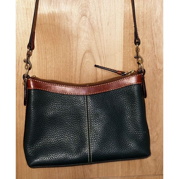 Dooney & Bourke Green Pebble Grain Crossbody Pouch EUC - Picture 2 of 7